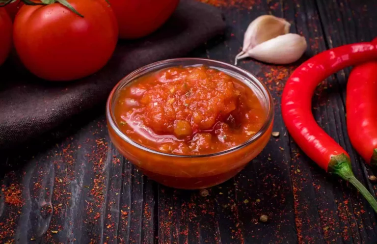Catian -style salsa refers to the freshly made tomato salsa served at Mexican restaurants.