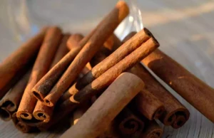 How Much Cinnamon Sticks Can You Eat Raw Daily?